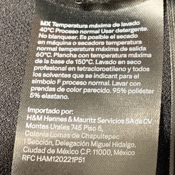 H&M Black Short Sleeve Blouse Women’s Size S Boat Neck Stretchy Polyester Top - Picture 7 of 7